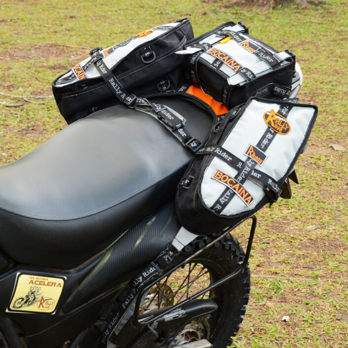 Bolsa para Motoadv Bocaina - montada na moto Silver Black